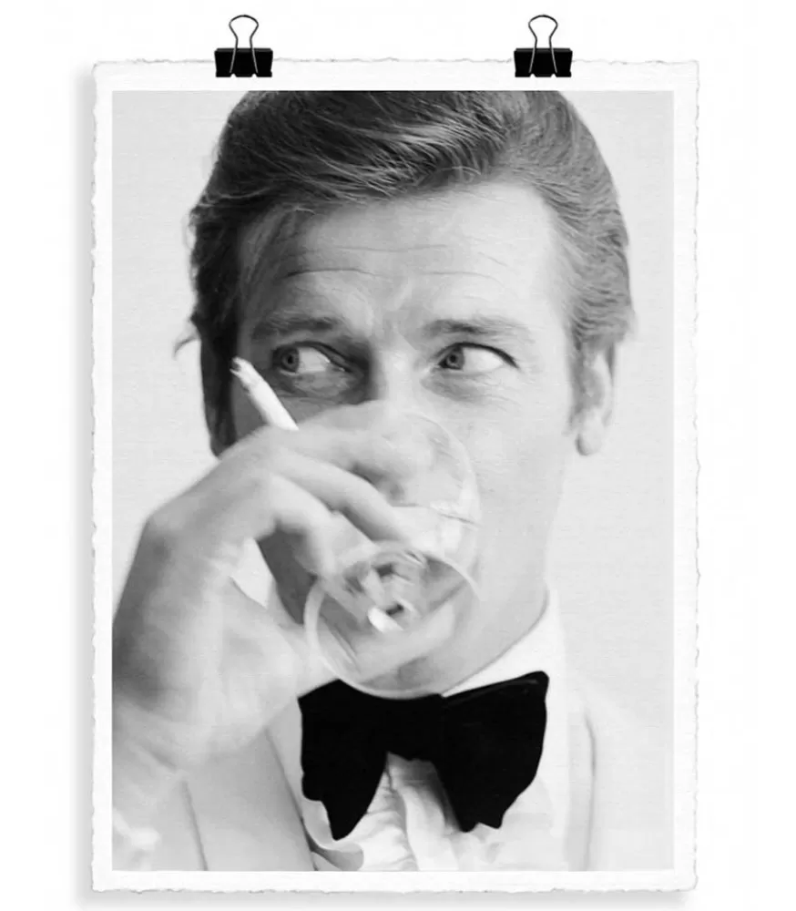Image Republic Affiche La Galerie "Roger Moore" 56 X 76 Cm