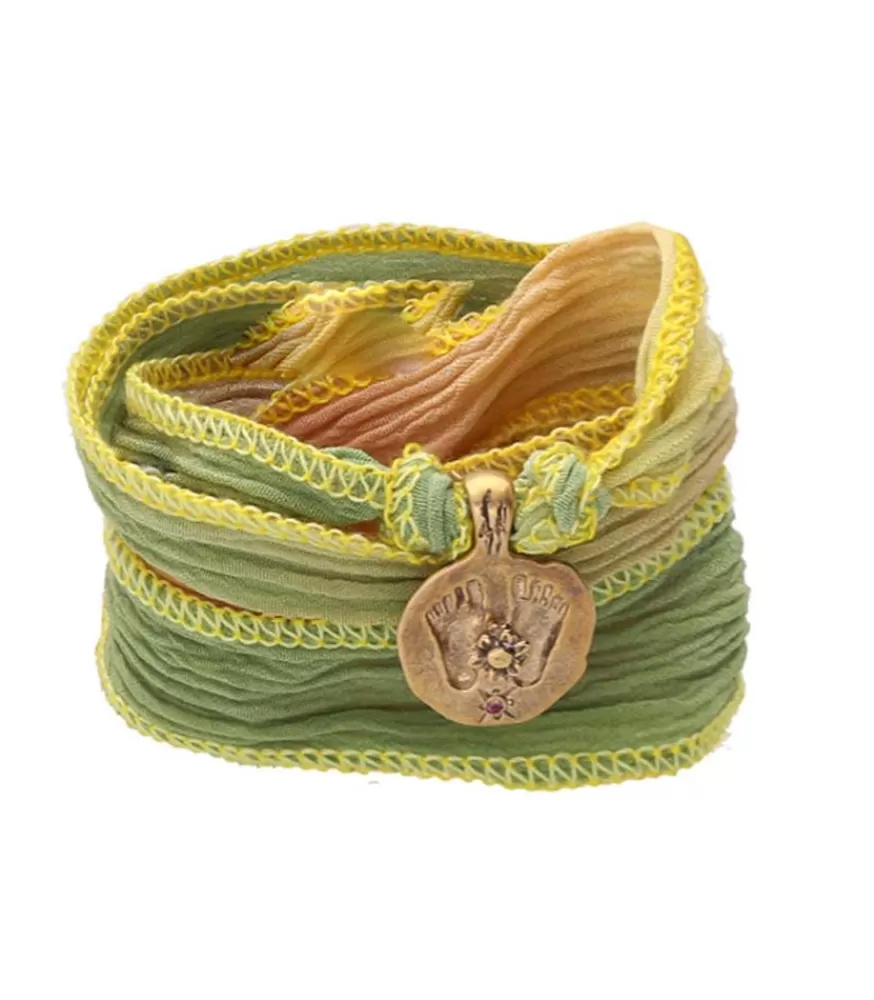 Femme Catherine Michiels Bracelet En Soie A Nouer Et Charm Buddha Feet En Bronze