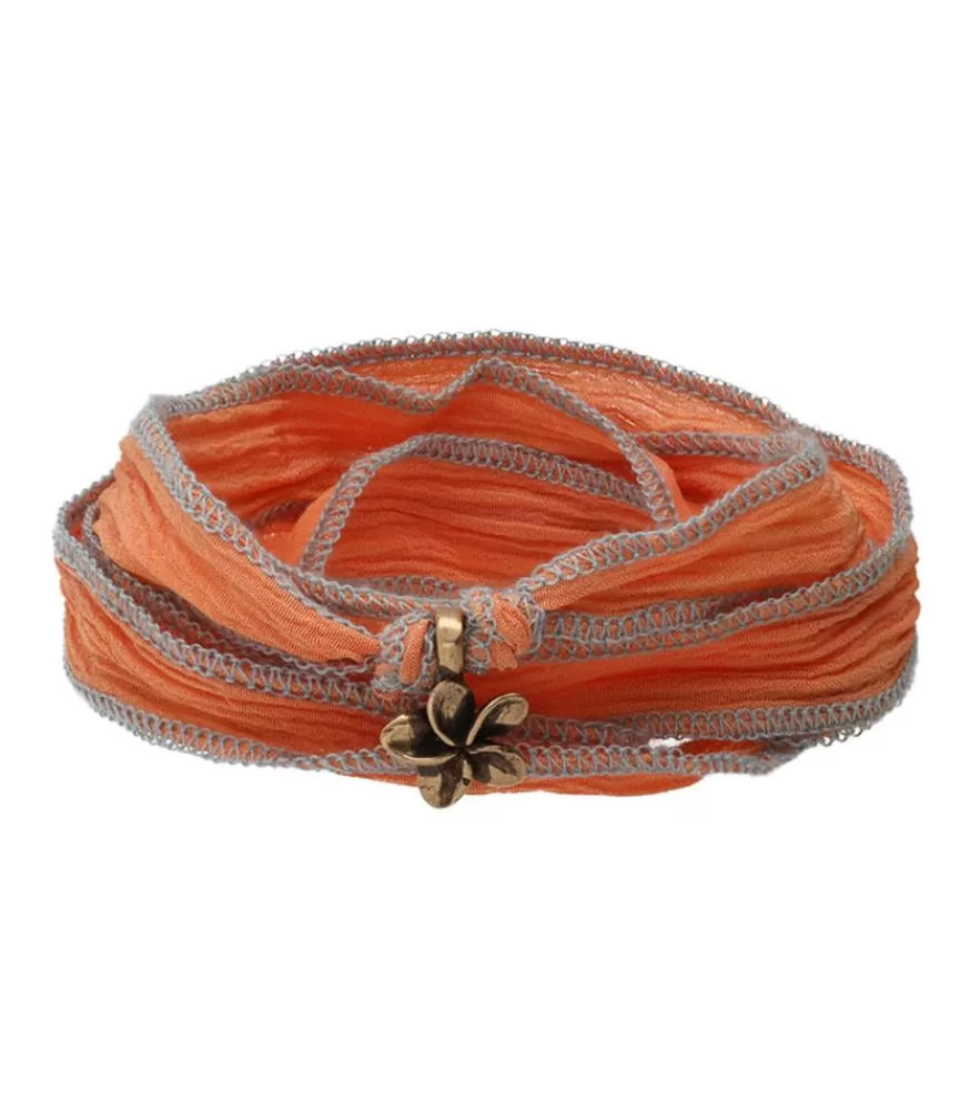 Femme Catherine Michiels Bracelet En Soie A Nouer Et Charm Frangipani Flower En Bronze