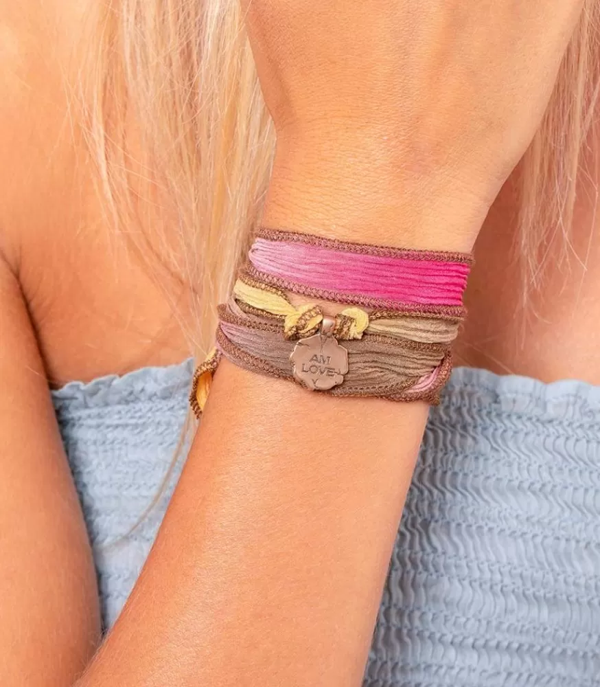 Femme Catherine Michiels Bracelet En Soie A Nouer Et Charm I Am Love En Bronze
